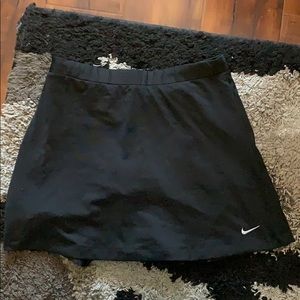 black nike logo tennis skirt size large